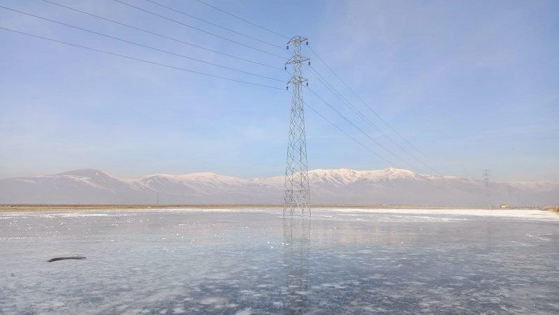 Erzurum'da nehirler buz kesti