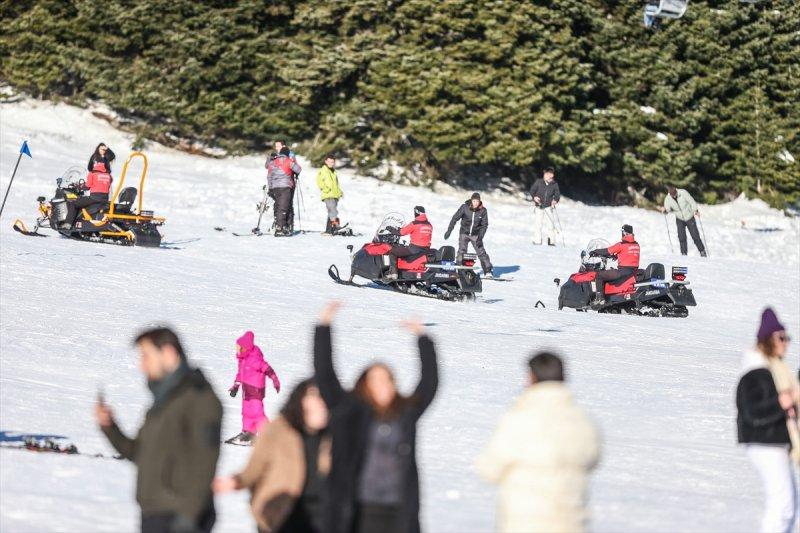 Uludağ'da acemi kayakçıların 'röportaj kazaları'