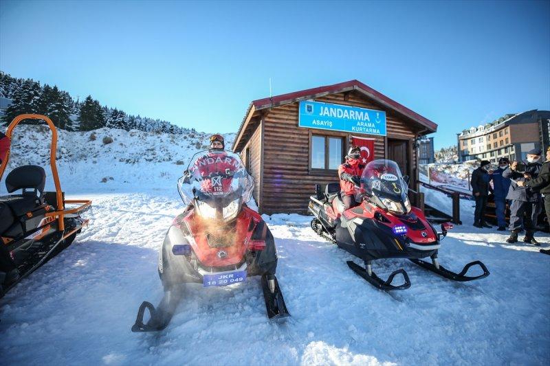 Uludağ'da acemi kayakçıların 'röportaj kazaları'