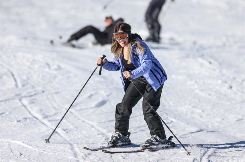 Uludağ'da acemi kayakçıların 'röportaj kazaları'
