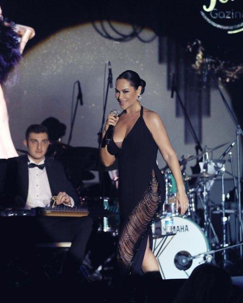 Ünlülerin yılbaşı sahne kostümleri