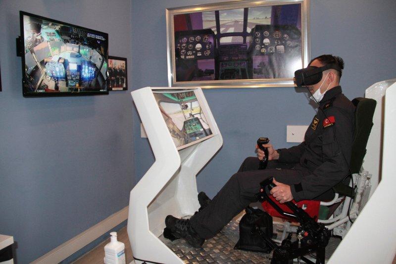 Türk havacılığına kazandırılan pilotların eğitimleri