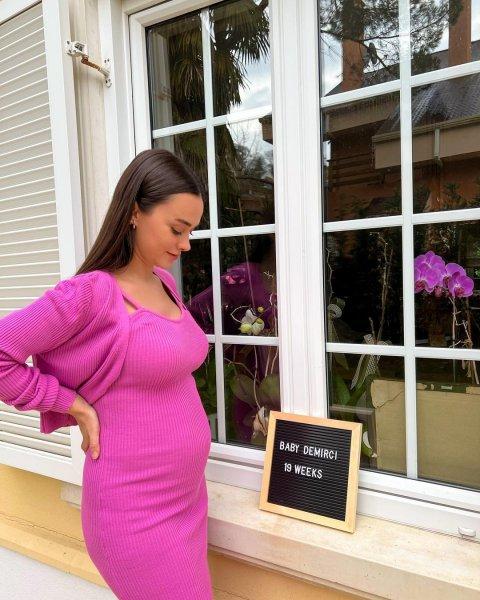 Geçmişten bugüne ünlülerin hamilelik pozları