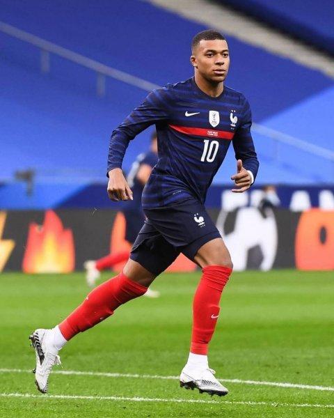 2021 yılında Avrupa'ya damga vuran 10 forvet