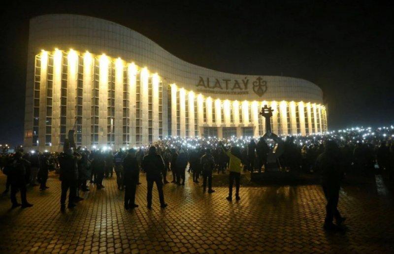 Kazakistan'da akaryakıt zammı protestolarından kareler