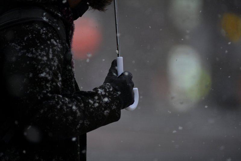 Tokyo'da 2018 yılı sonrası şiddetli kar yağışı yaşandı