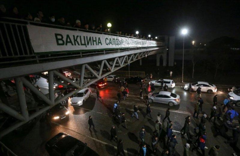 Kazakistan'da akaryakıt zammı protestolarından kareler