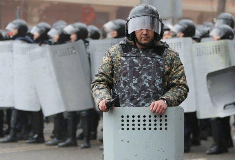 Kazakistan'da akaryakıt zammı protestolarından kareler