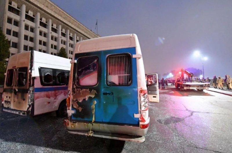 Kazakistan'da akaryakıt zammı protestolarından kareler