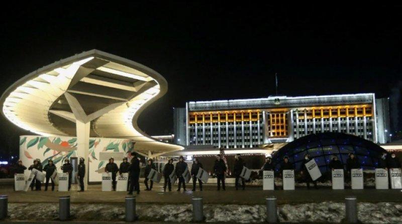 Kazakistan'da akaryakıt zammı protestolarından kareler