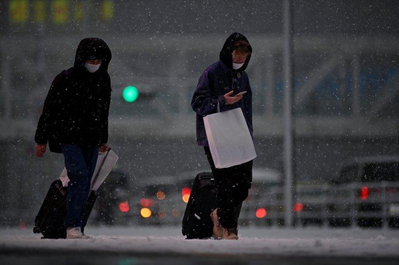 Tokyo'da 2018 yılı sonrası şiddetli kar yağışı yaşandı
