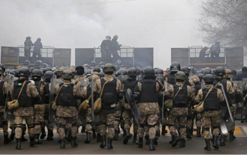 Kazakistan'da akaryakıt zammı protestolarından kareler