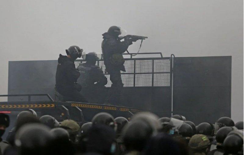 Kazakistan'da akaryakıt zammı protestolarından kareler