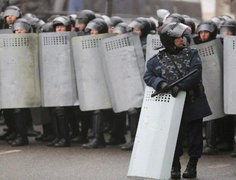 Kazakistan'da akaryakıt zammı protestolarından kareler