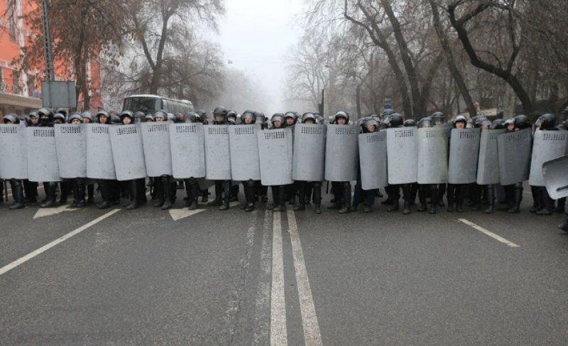 Kazakistan'da akaryakıt zammı protestolarından kareler