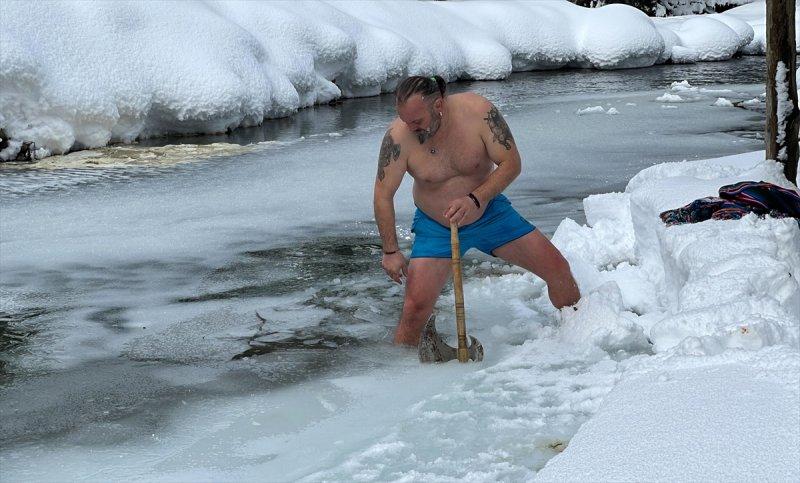 Rize'nin Kaçkarlı Viking'i, yaz kış doğada yaşamaktan vazgeçmiyor