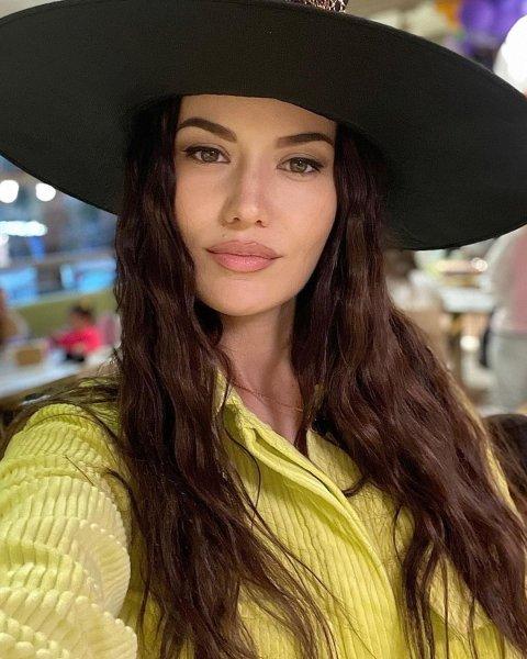 Fahriye Evcen'in sosyal medya paylaşımları 