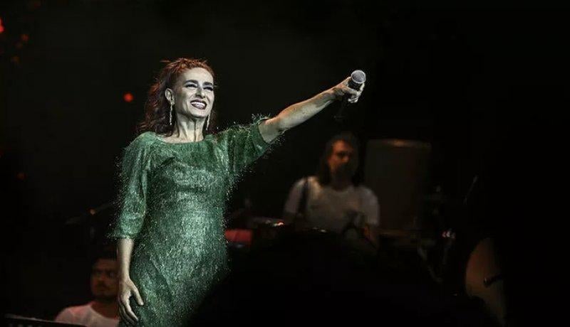 Yıldız Tilbe'nin sahne kıyafetleri