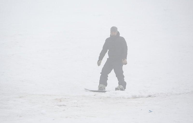 Uludağ'da pistler yoğun sise rağmen doldu
