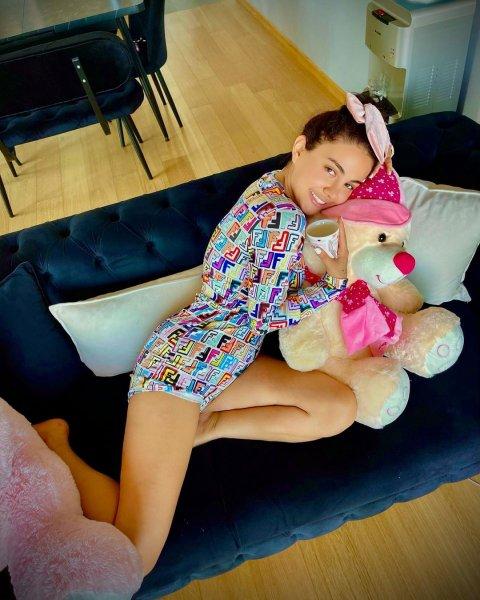 Ece Ronay'ın en beğenilen Instagram gönderileri