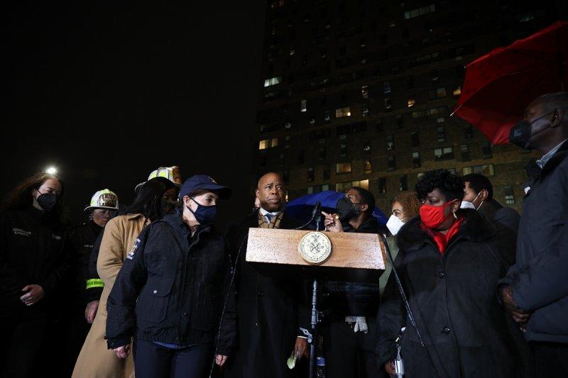 New York'ta yangın faciası: 9'u çocuk 19 kişi öldü