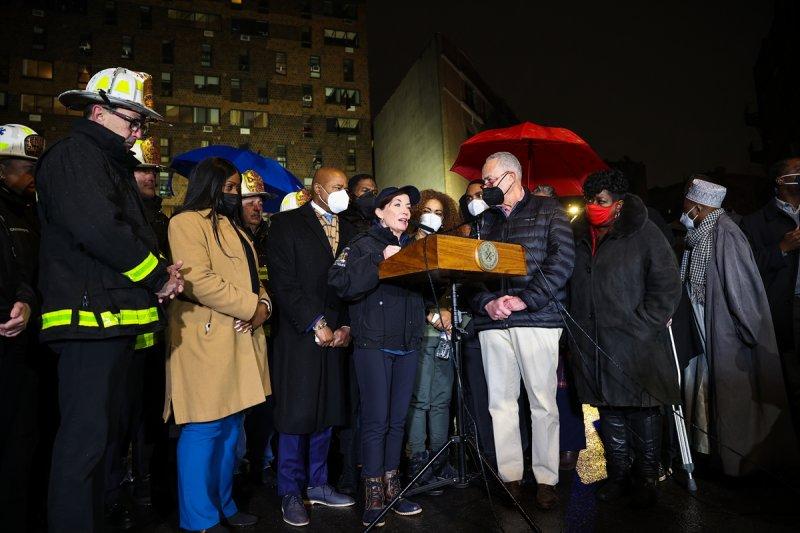 New York'ta yangın faciası: 9'u çocuk 19 kişi öldü
