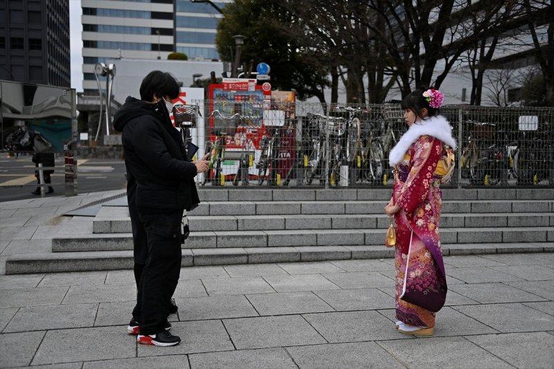 Japonyalı gençler "Yetişkinler Günü"nü kutladı