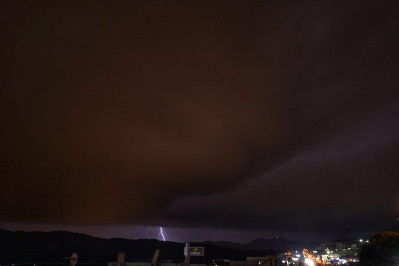 Muğla'da sağanak ve dolu, yaşamı olumsuz etkiledi