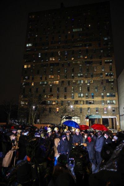 New York'ta yangın faciası: 9'u çocuk 19 kişi öldü