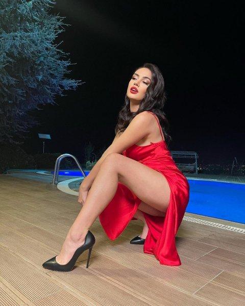 Ece Ronay'ın en beğenilen Instagram gönderileri