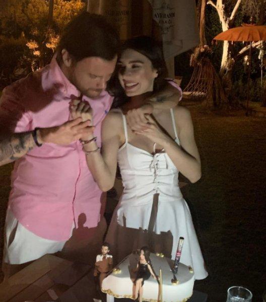 Sinan Akçıl ve Burcu Kıratlı'nın kareleri