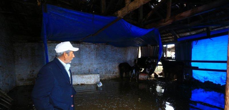 Muğla'da şiddetini arttıran sağanak yağış taşkınlara sebep oldu