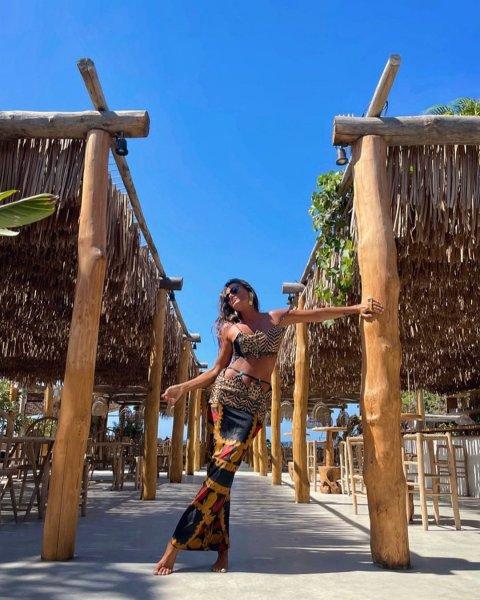 Eda Taşpınar'ın kusursuz fiziği