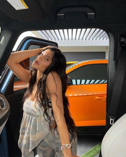 Kylie Jenner'ın 300 milyonluk sosyal medya hesabından kareler