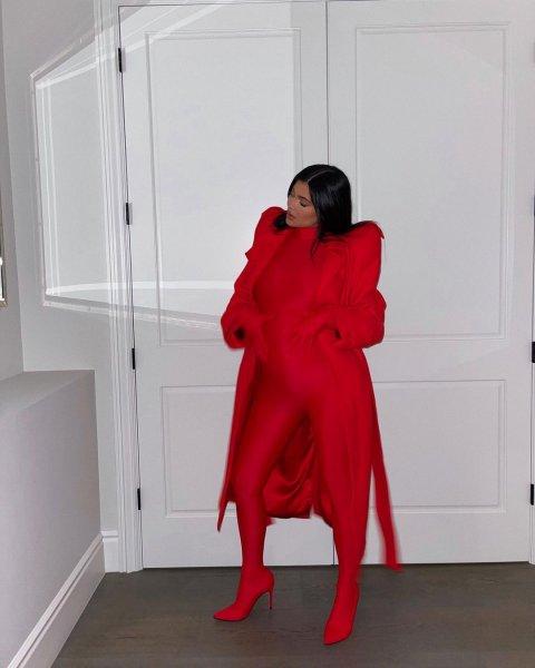 Kylie Jenner'ın 300 milyonluk sosyal medya hesabından kareler