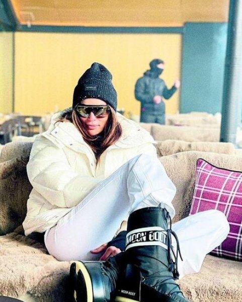 Ünlülerin kar tatili