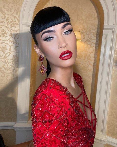 Aşk sarhoşu Megan Fox'un çok beğenilen fotoğrafları