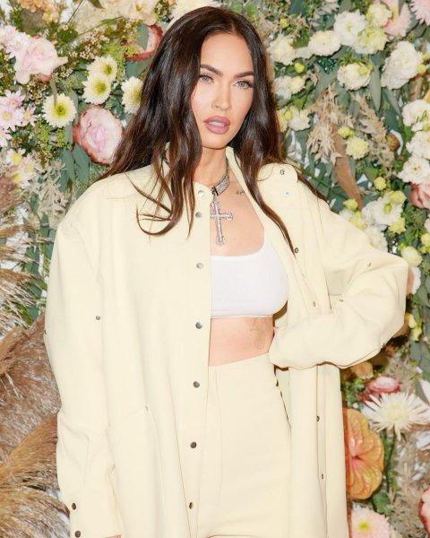 Aşk sarhoşu Megan Fox'un çok beğenilen fotoğrafları