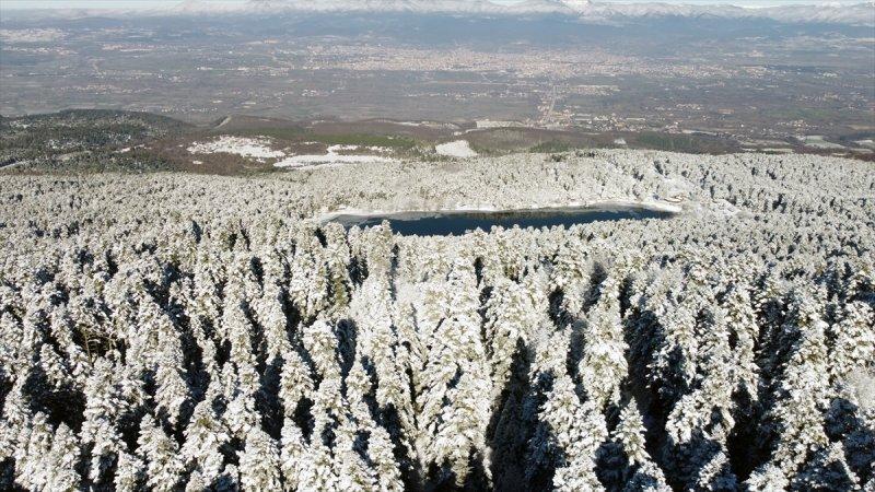 Bolu'da yağan kar görsel şölen oluşturdu