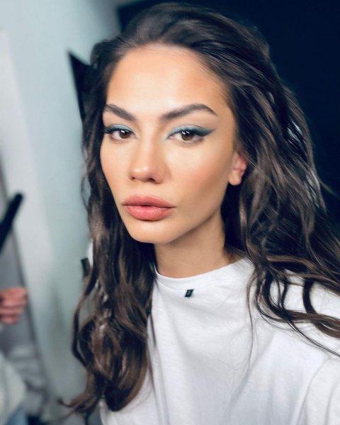 Ünlü isimlerin 14 Ocak tarihli Instagram paylaşımları