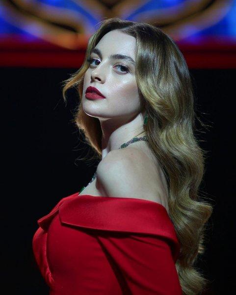 Ünlü isimlerin 14 Ocak tarihli Instagram paylaşımları