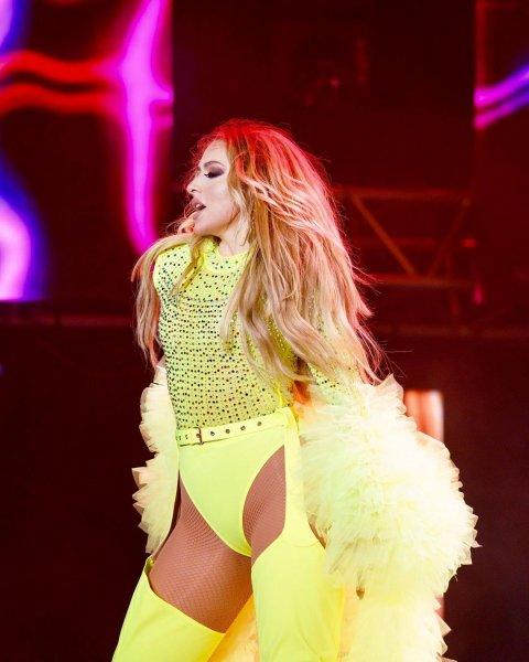 Hadise, Gülşen ve Hande Yener'in sahne kostümleri