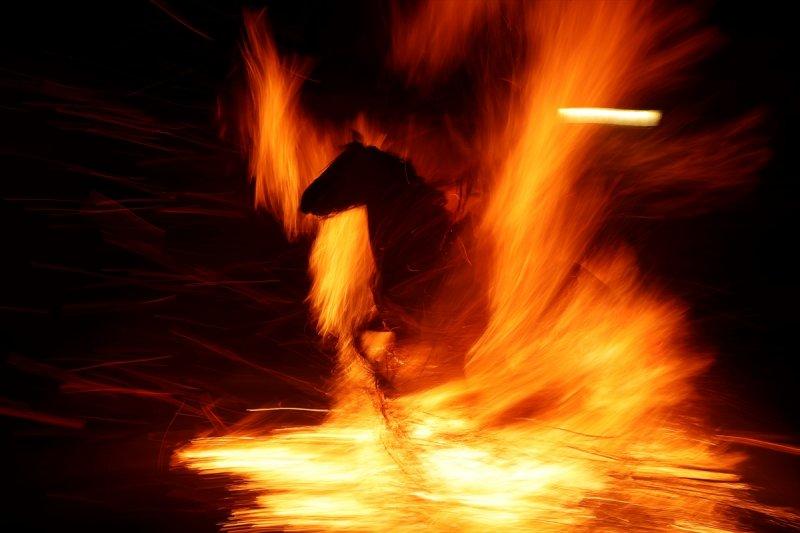 İspanya'da 400 yıllık at ve ateş geleneği