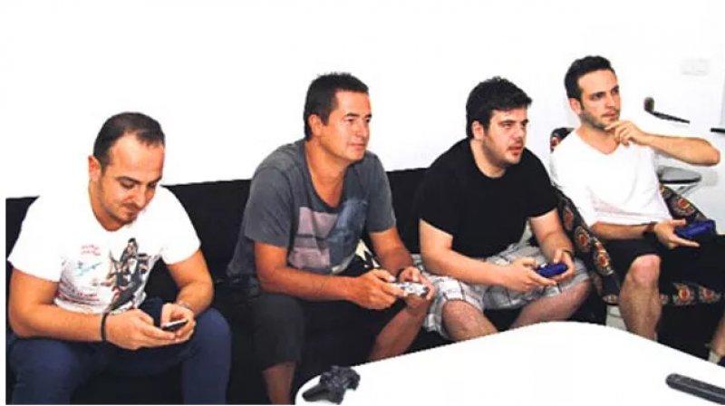 Birbirinden garip alışkanlıkları olan ünlüler