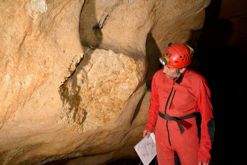 Yarımburgaz Mağarası'nda 600 bin yıllık insan izleri taşıyan galeriler bulundu