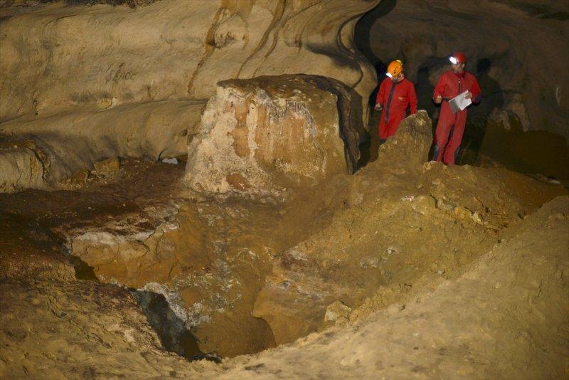 Yarımburgaz Mağarası'nda 600 bin yıllık insan izleri taşıyan galeriler bulundu