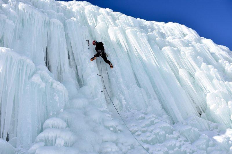 Palandöken'de buz tırmanışı festivali başladı