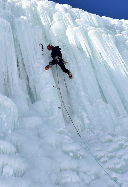 Palandöken'de buz tırmanışı festivali başladı