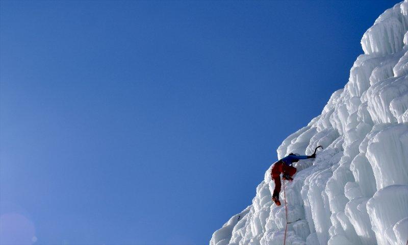 Palandöken'de buz tırmanışı festivali başladı