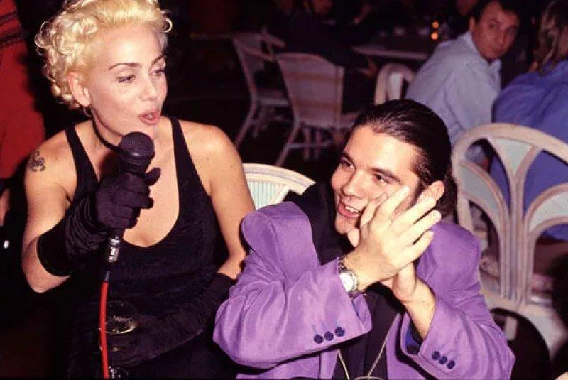 Ünlü isimlerin "ilk aşkı"